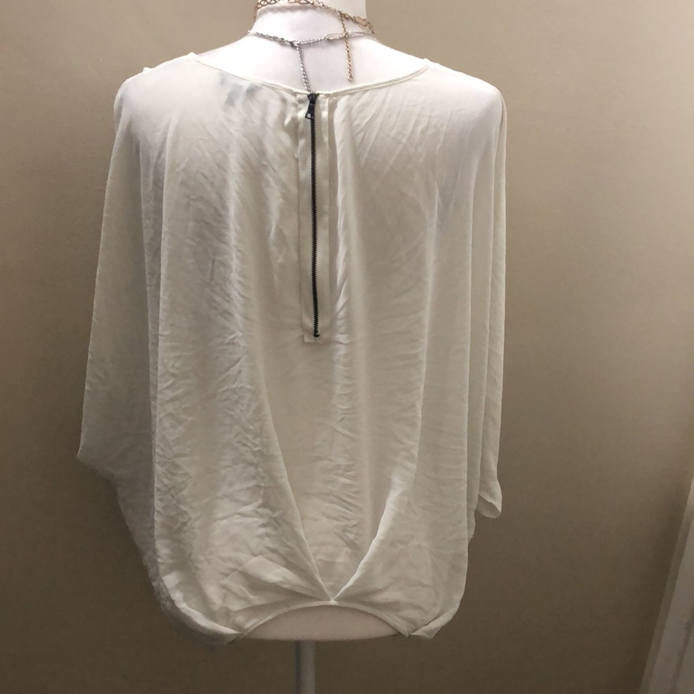 Fora - White Flowy Top - Picture 4 of 6